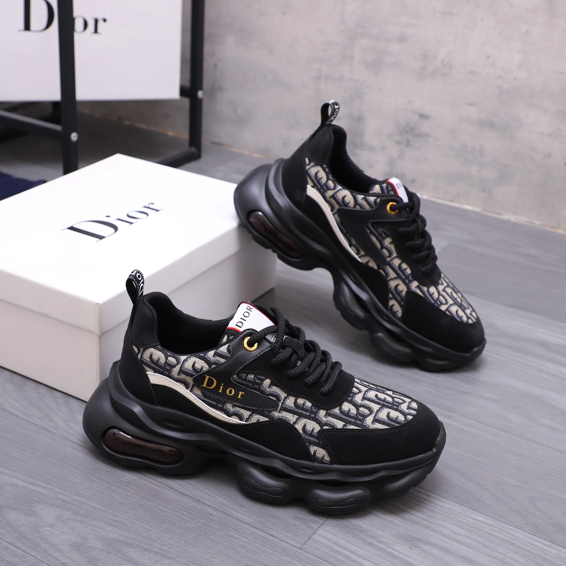 Men's shoes 💰p460 Product trademark: Dior "Dior" casual lace-up men's shoes Regular size: 38-44 Product materials: Selected classic woven pattern stitching cowhide upper, breathable mesh lining, cowhide insole, rubber outsole